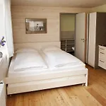 アパートホテル Mit 4*