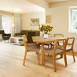 Mit アパートホテル 4*